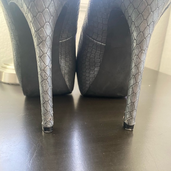 Steve Madden Nala Platform Snake pattern heels - Picture 4 of 4